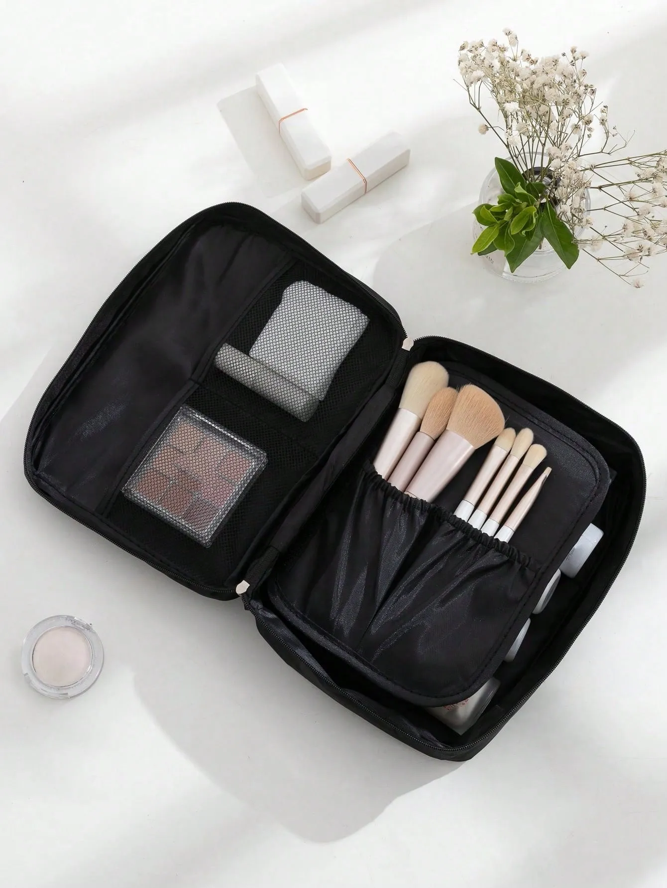 1pc Black Travel Makeup Bag, Modern Waterproof Zipper Portable Makeup Organizer For Travel