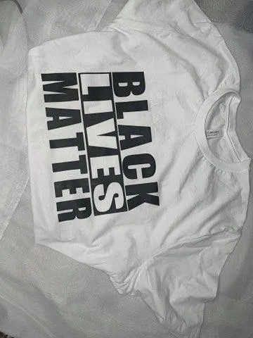 BLACK LIVES MATTER TEE