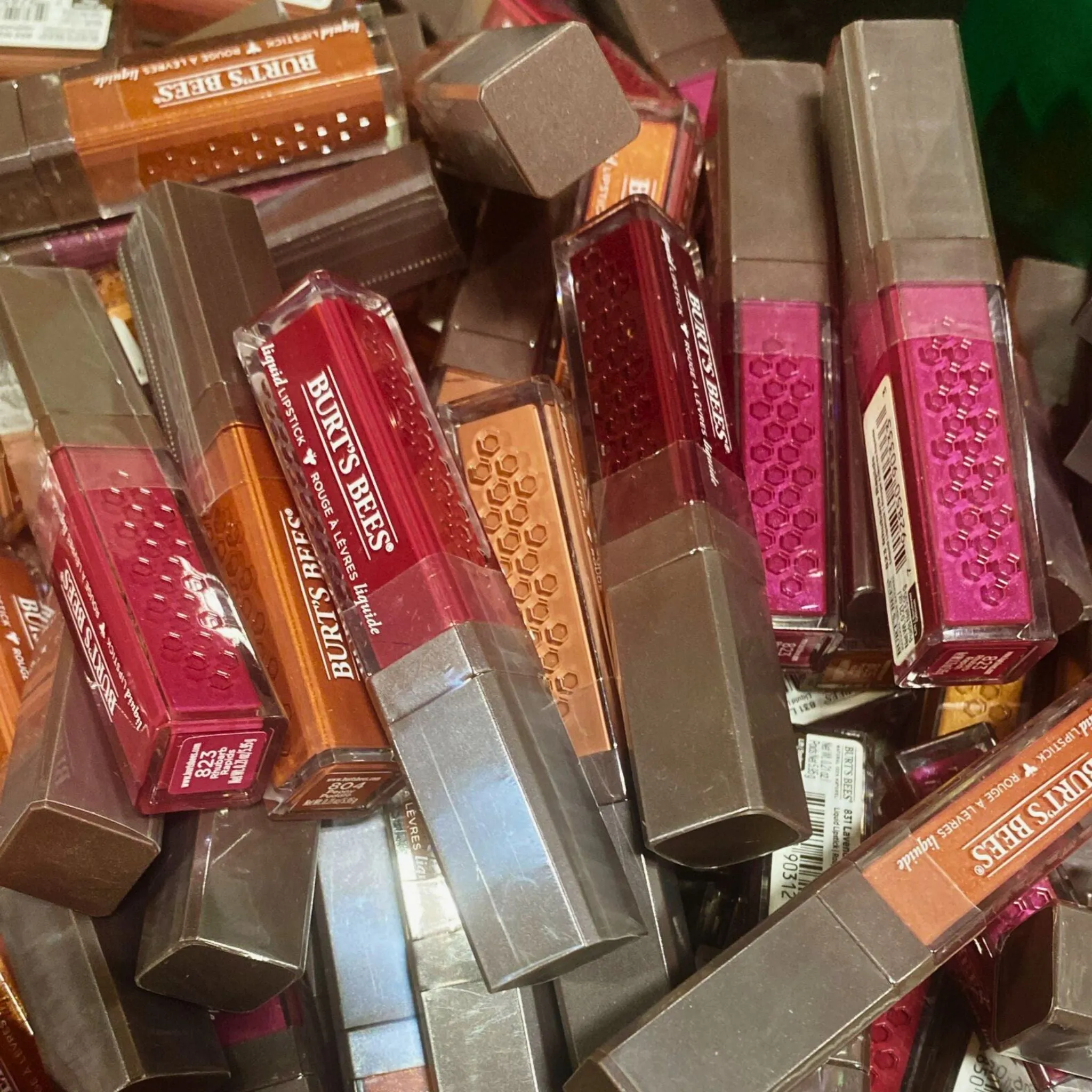 Burts Bees Liquid Lipstick 0.21OZ 100% Natural Assorted Mix (80 Pcs Lot)