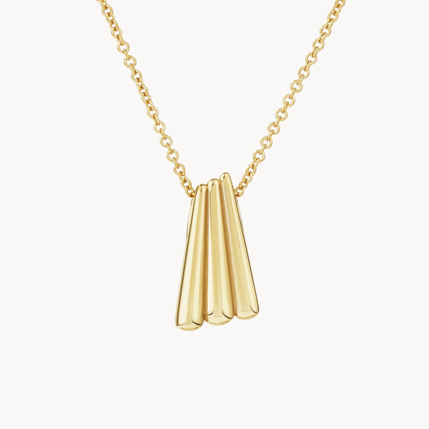 Ribbed Fan Pendant Necklace in Gold