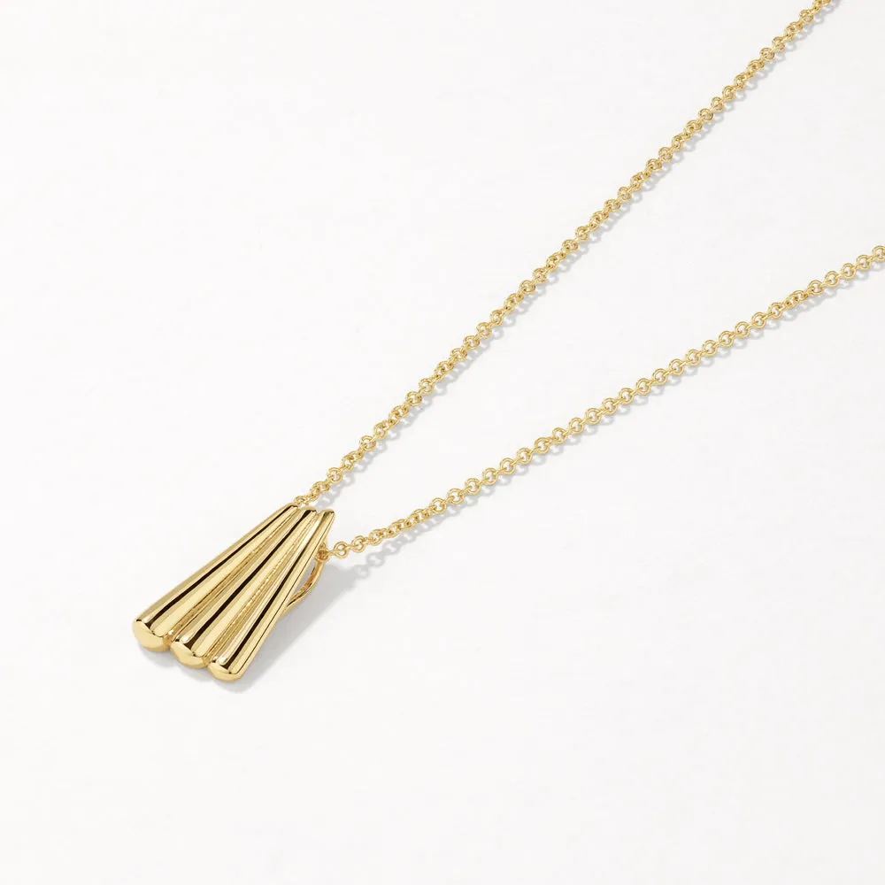 Ribbed Fan Pendant Necklace in Gold